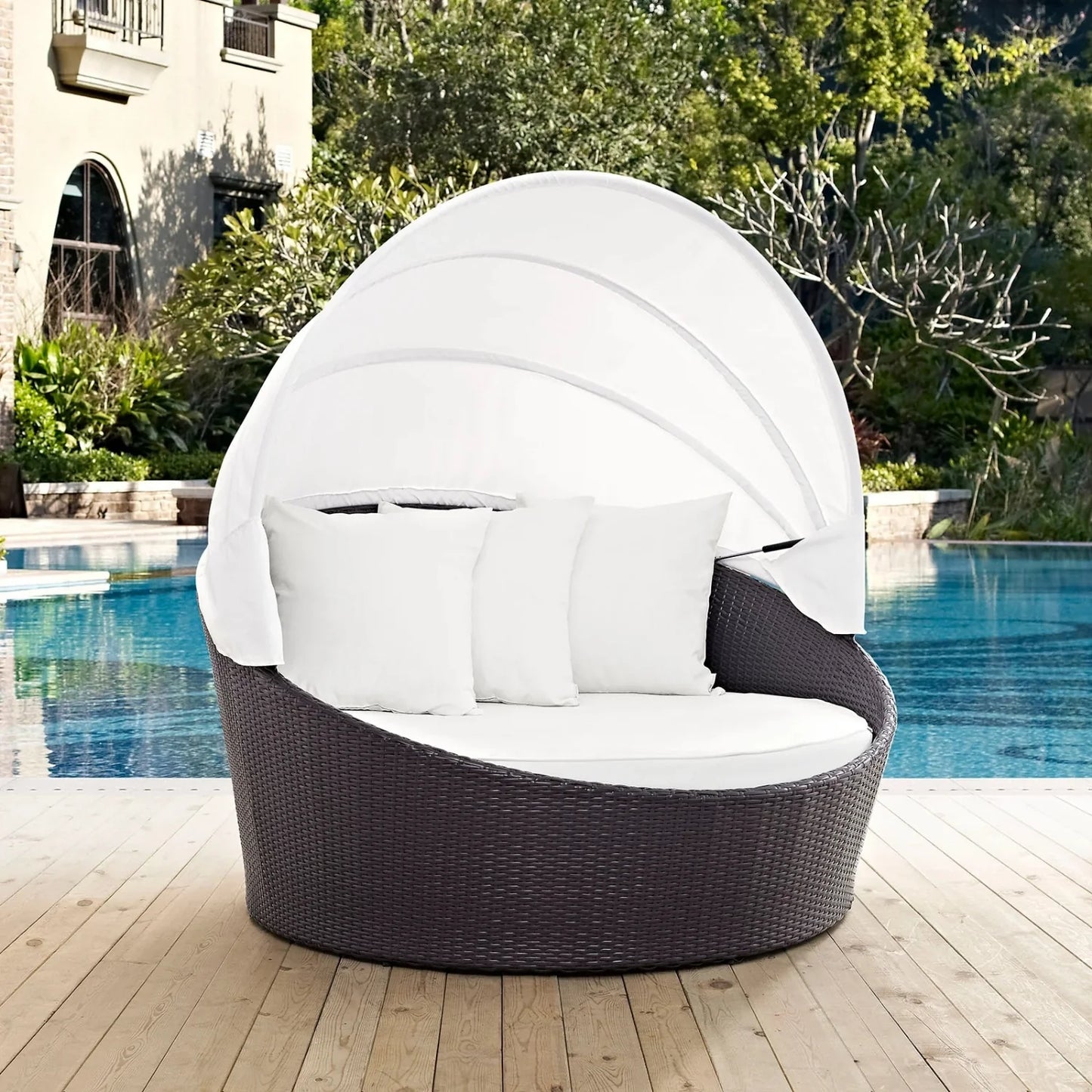 Adama Outdoor Rattan Wicker Patio Daybed with Retractable Canopy