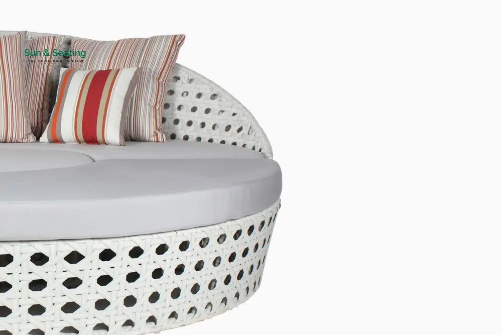 Anunc Outdoor Poolside Sunbed With Cushion Daybed (White) Sunbed