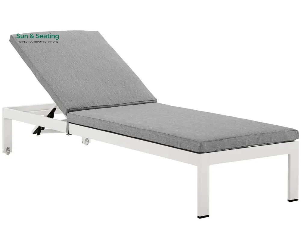 Bright Outdoor Swimming Poolside Lounger With 1 Side Table (White) Loungers