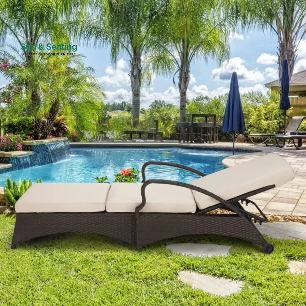 Bushra Outdoor All-Weather Wicker Lounger Lounger Set