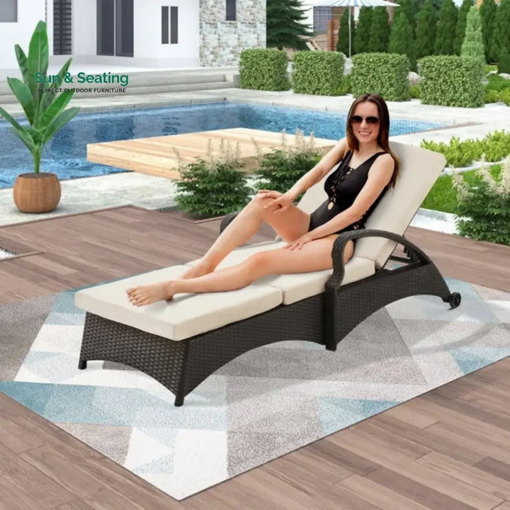 Bushra Outdoor All-Weather Wicker Lounger Lounger Set