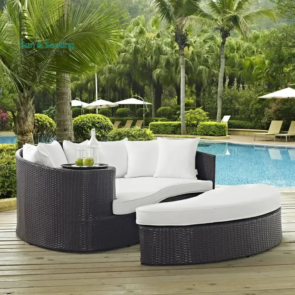 Freja Outdoor Rattan Wicker Daybed (Dark Brown & White) Daybed