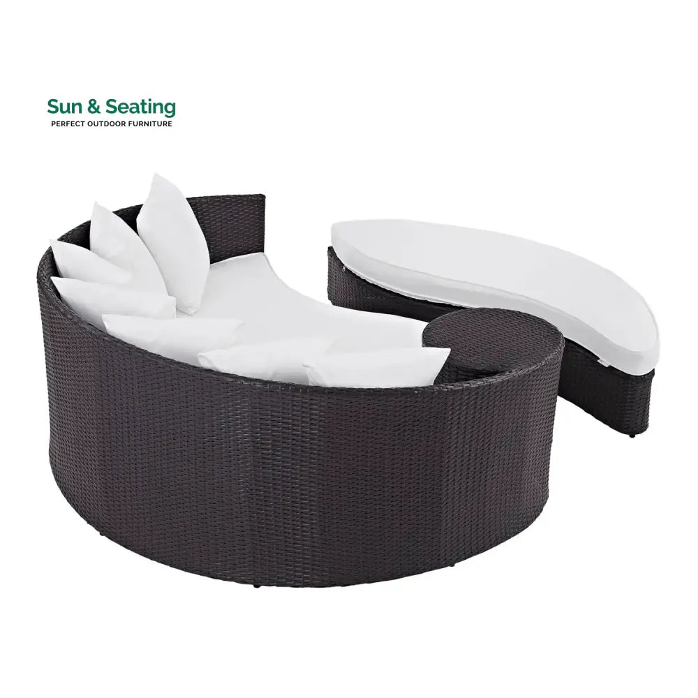 Freja Outdoor Rattan Wicker Daybed (Dark Brown &amp; White) Daybed