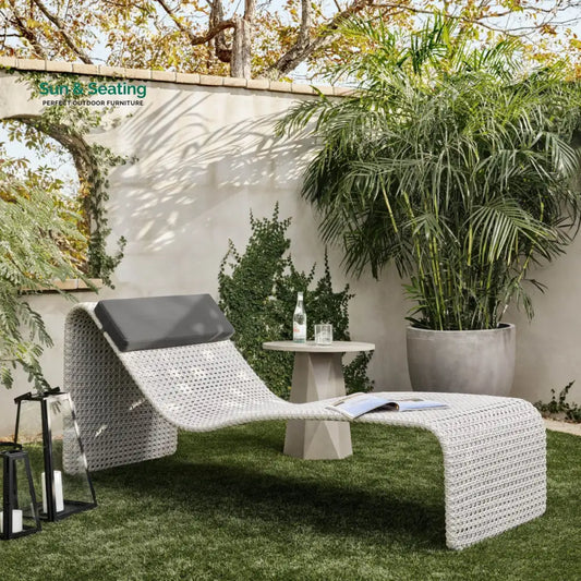 Grood Outdoor Swimming Poolside Lounger (White) Loungers