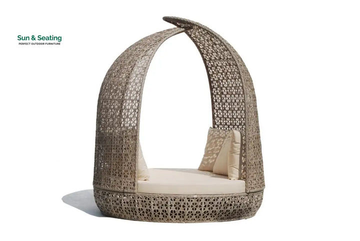 Lava Outdoor Poolside Sunbed With Cushion Daybed (White) Sunbed