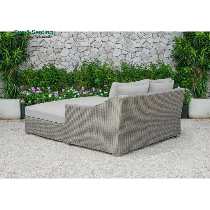Leonardo Outdoor Poolside Sunbed With Cushion Daybed (Brown) Sunbed
