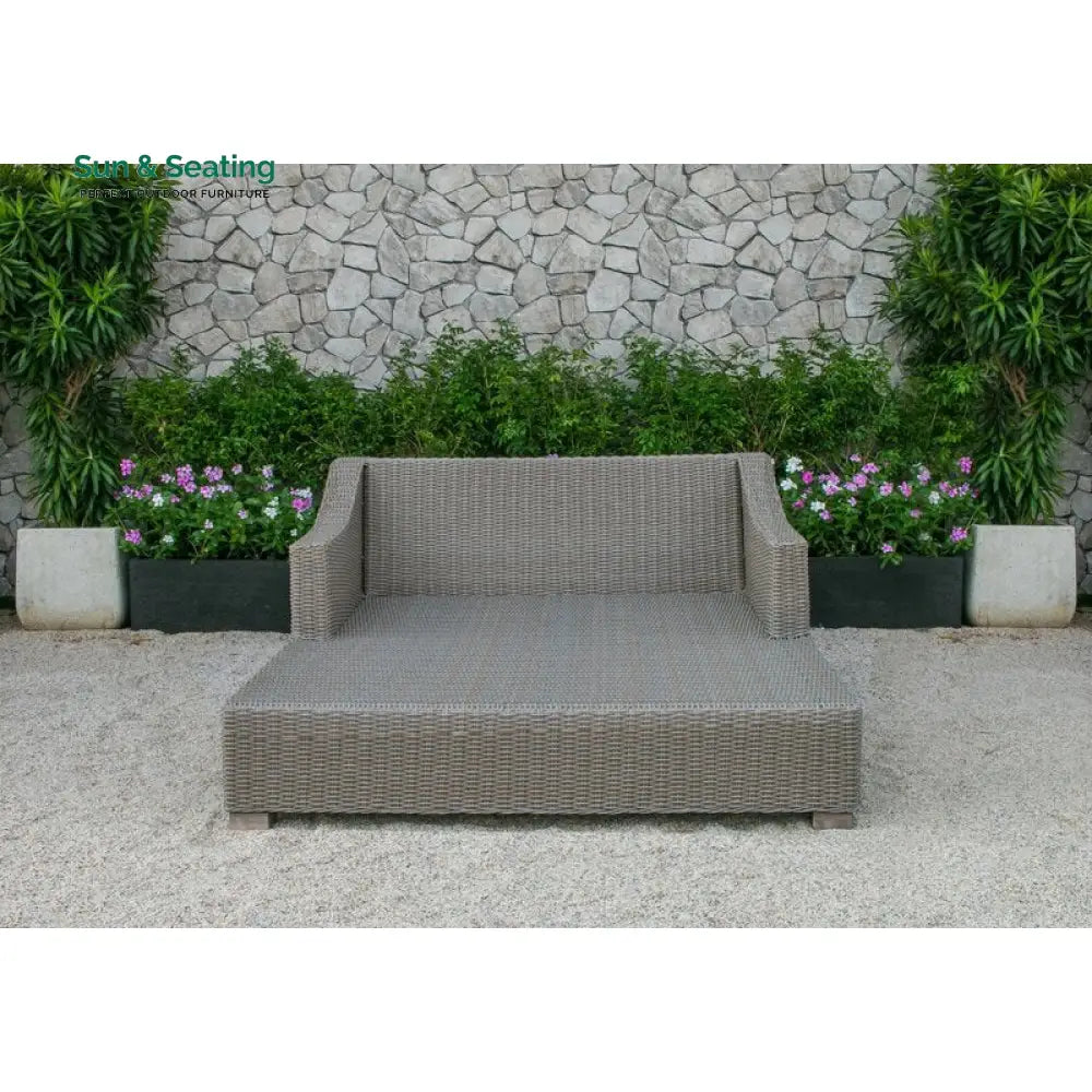 Leonardo Outdoor Poolside Sunbed With Cushion Daybed (Brown) Sunbed