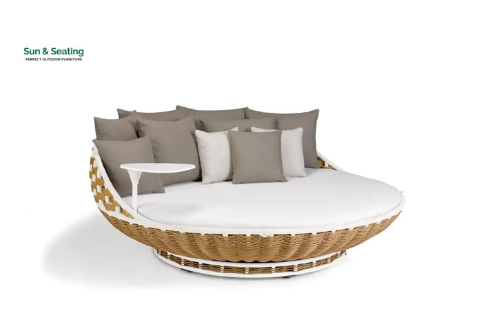 Liesa Outdoor Poolside Sunbed With Cushion Daybed Sunbed