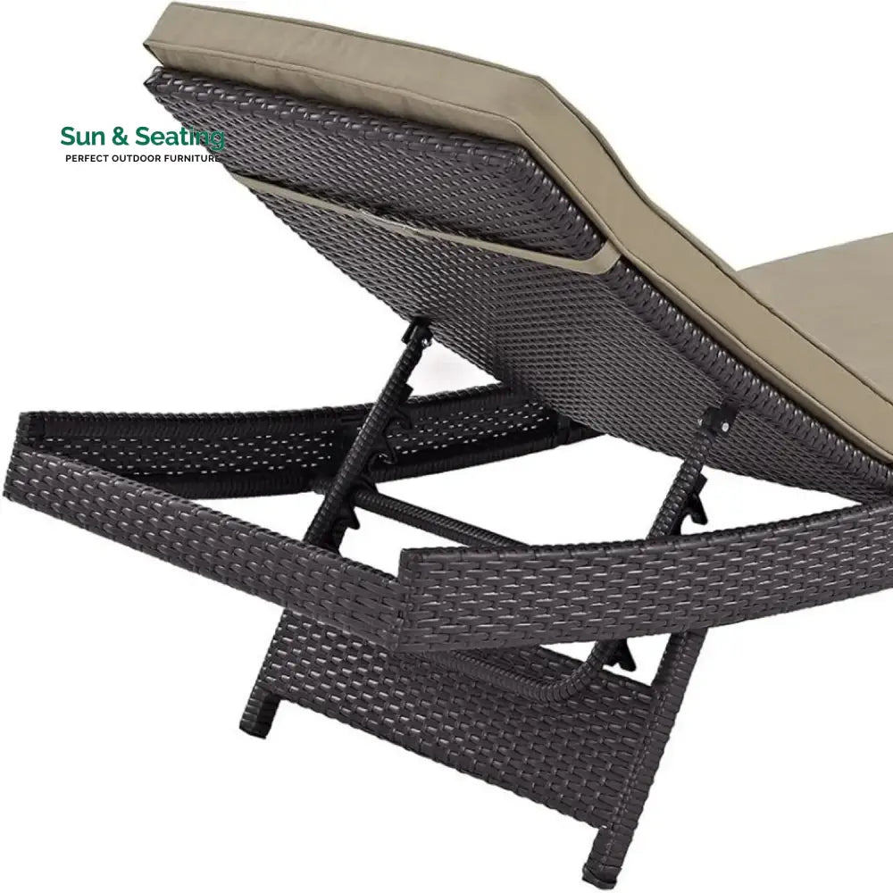Virtudes Outdoor Rattan Wicker Chaise Lounger For Poolside Lounger Set